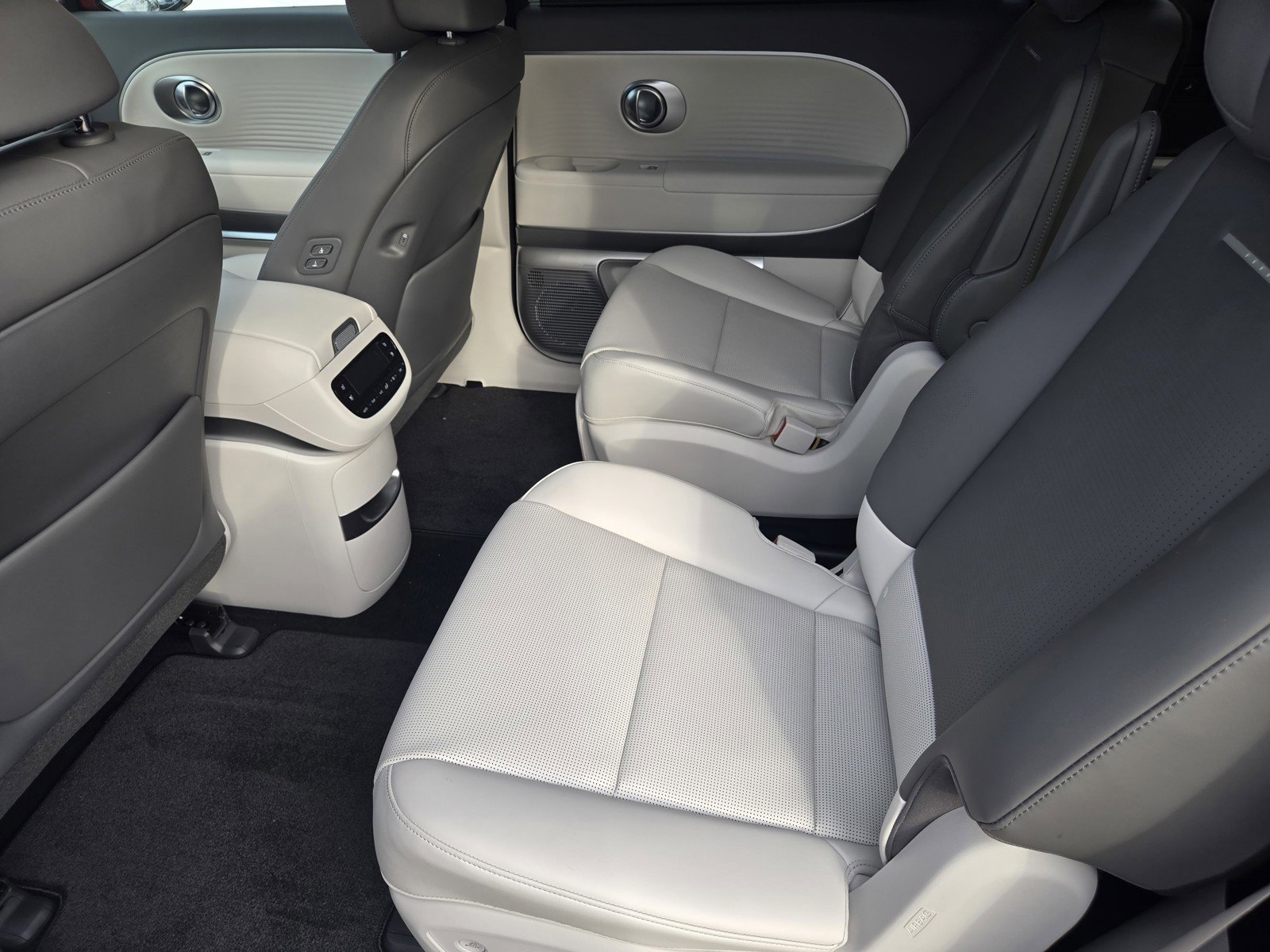 New 2026 Hyundai Ioniq 9 Limited image 15