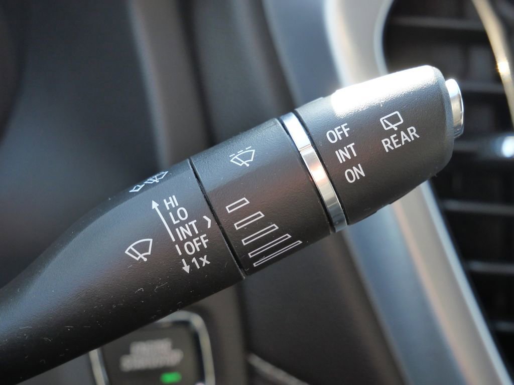 Used 2023 GMC Acadia SLT image 48