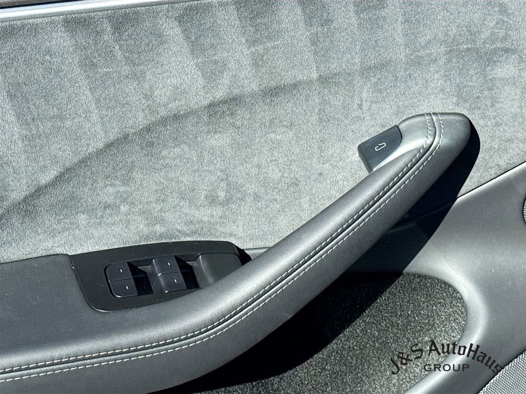 Used 2025 Tesla Model 3 Performance image 23