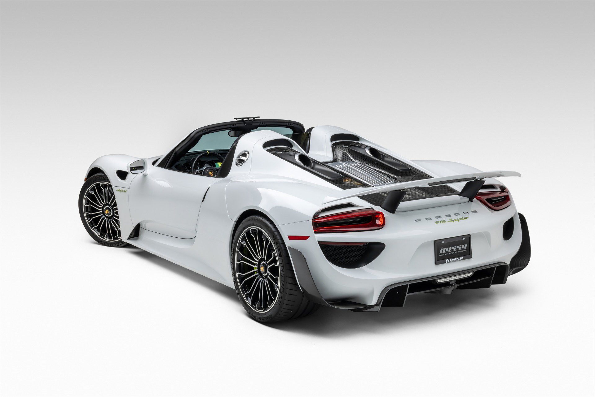 Used 2015 Porsche 918 Spyder AWD/4WD image 12
