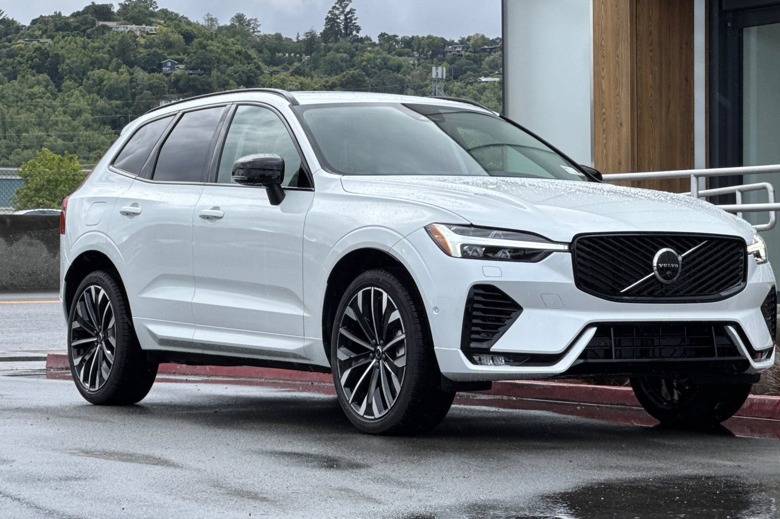 New 2026 Volvo XC60 B5 Ultra AWD/4WD image 9