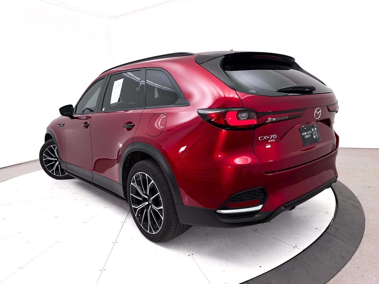 Certified 2025 MAZDA CX-70 Plug-In Hybrid w/ Premium Pkg AWD/4WD image 2