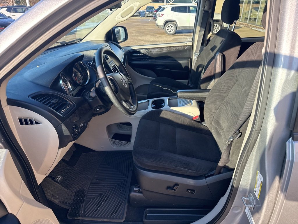Used 2014 Dodge Grand Caravan SXT image 10