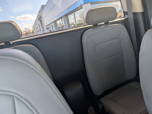 Used 2015 GMC Canyon W/T image 10