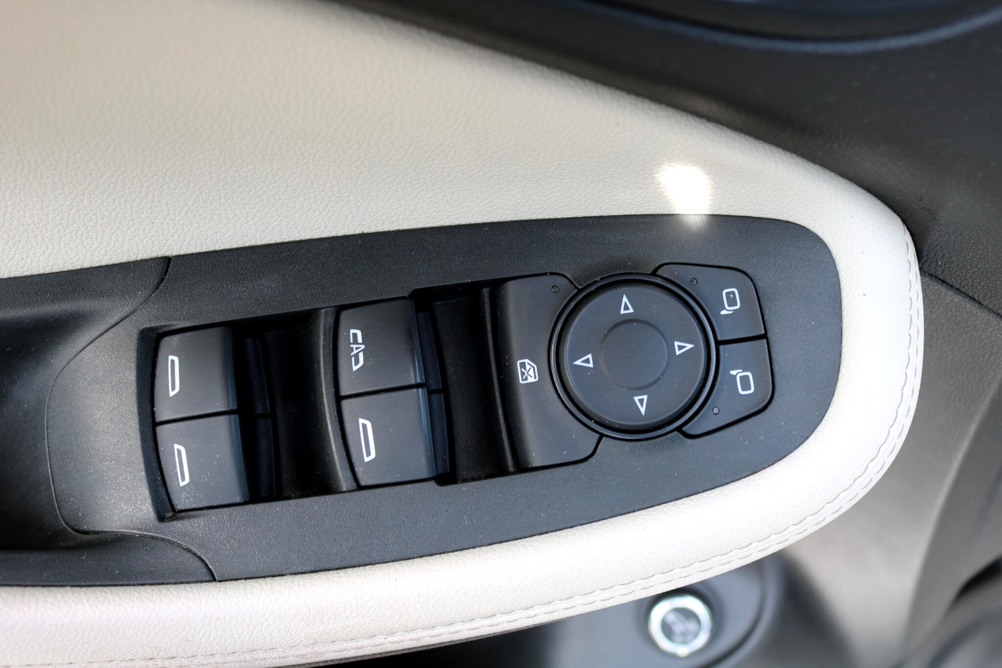 Used 2020 Buick Encore GX Select image 13