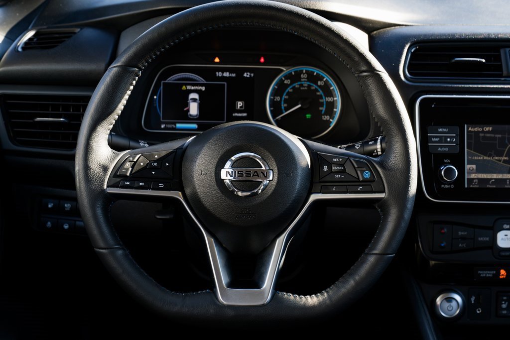 Used 2019 Nissan Leaf SV w/ SV Technology Package image 12