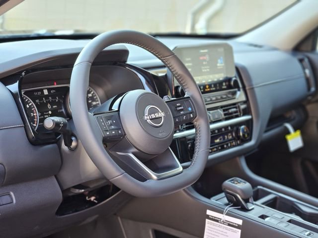 New 2025 Nissan Pathfinder SL w/ Black Appearance Package image 11