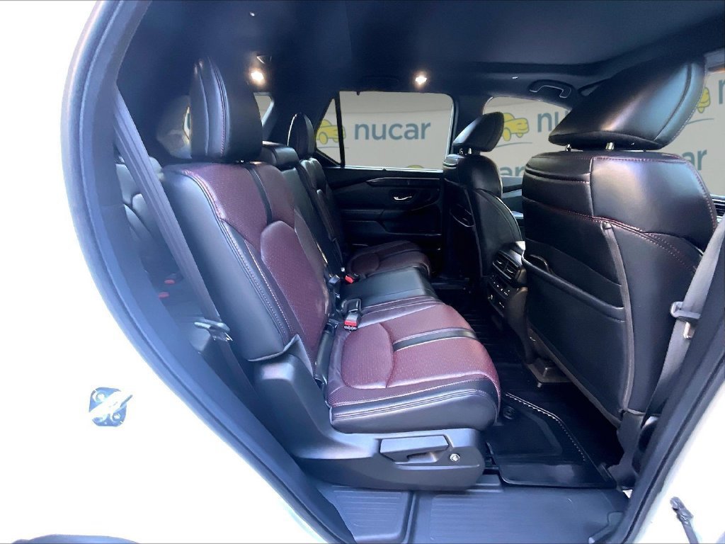 Used 2025 Honda Pilot Black Edition image 16