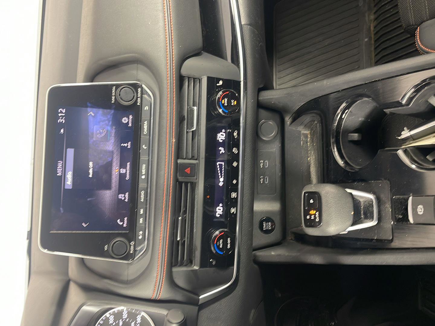 Used 2025 Nissan Rogue SV image 19