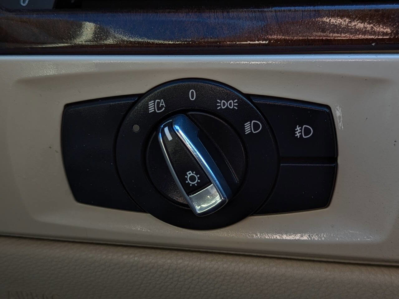 Used 2011 BMW 335i Convertible RWD image 34