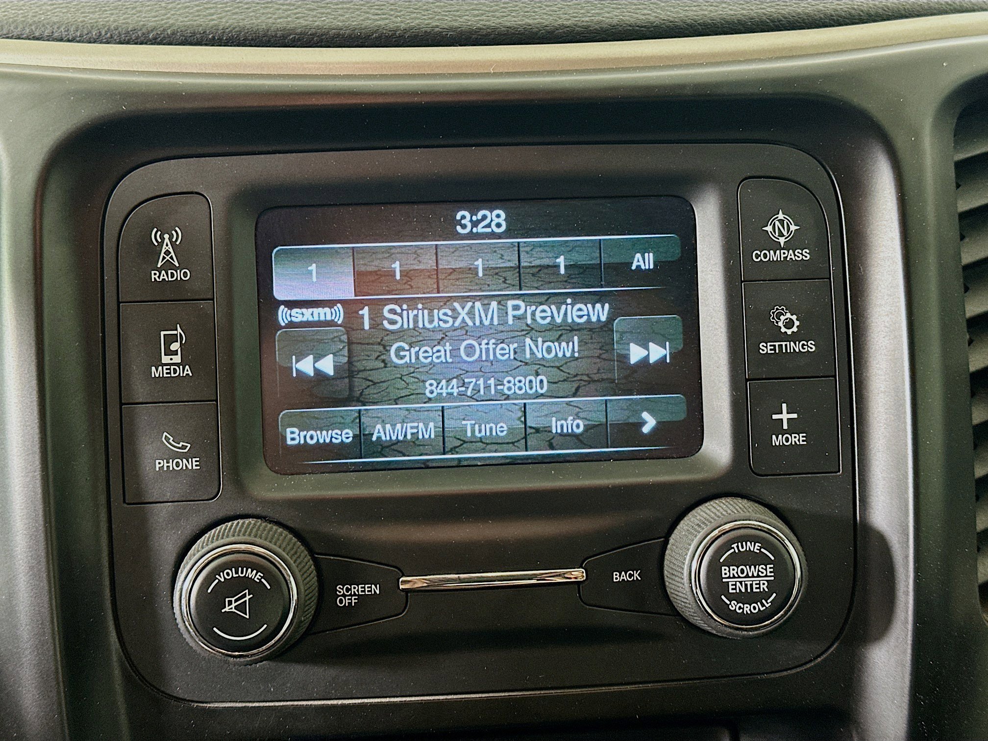 Used 2016 Jeep Cherokee Sport image 19