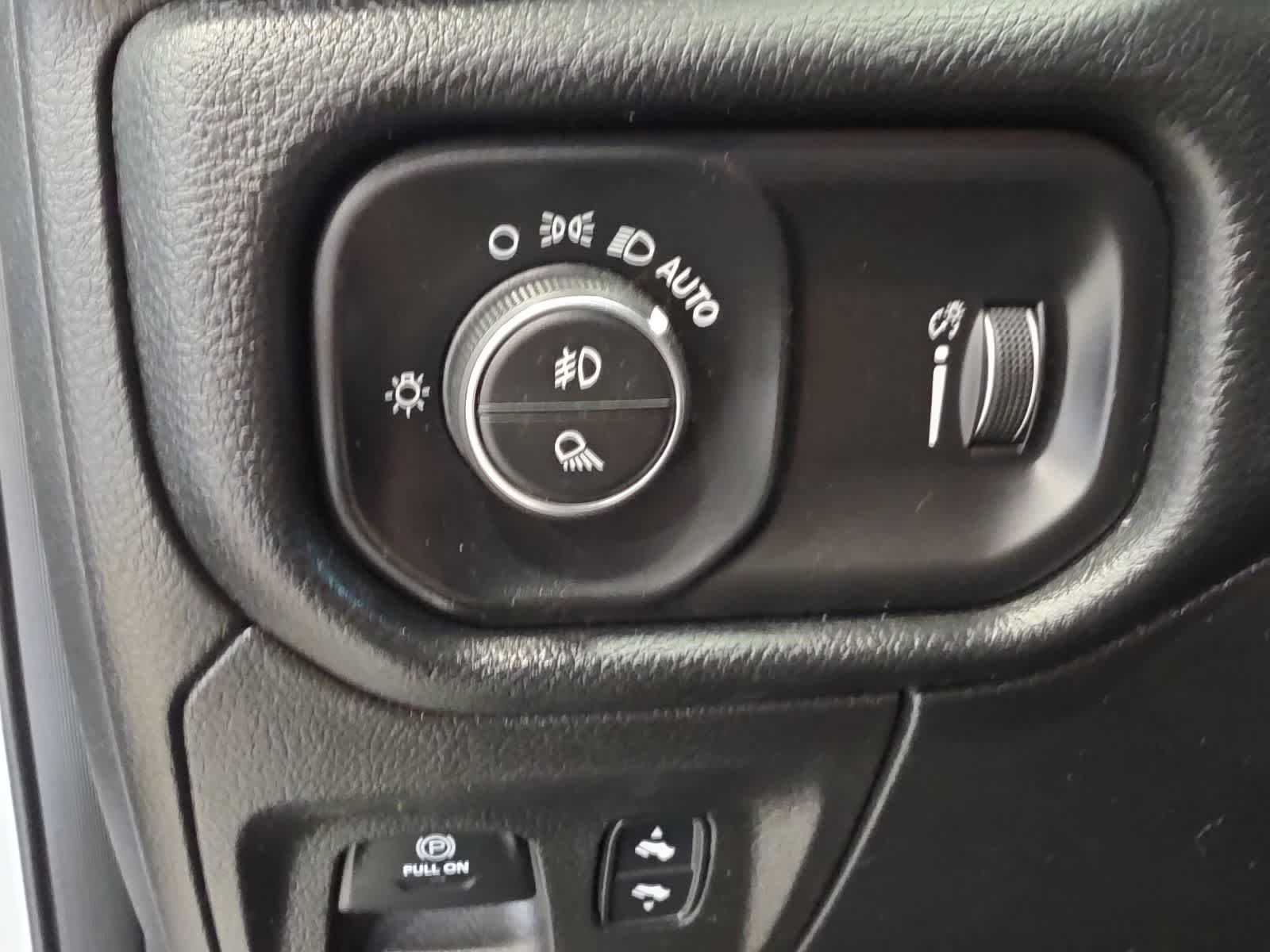 Used 2021 RAM 1500 Big Horn AWD/4WD image 18