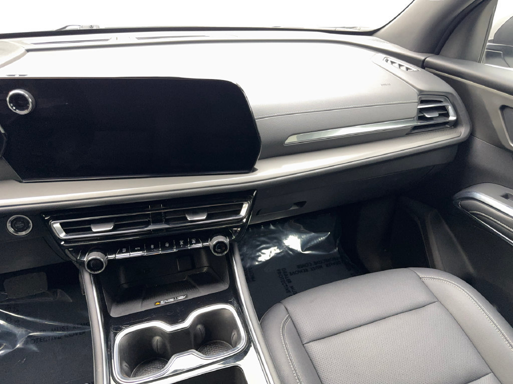 Used 2026 Chevrolet Traverse LT FWD image 60