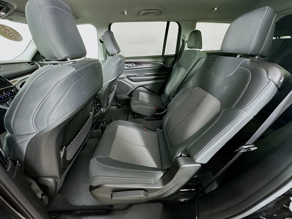Certified 2022 Jeep Grand Cherokee L Laredo w/ Luxury Tech Group I AWD/4WD image 35