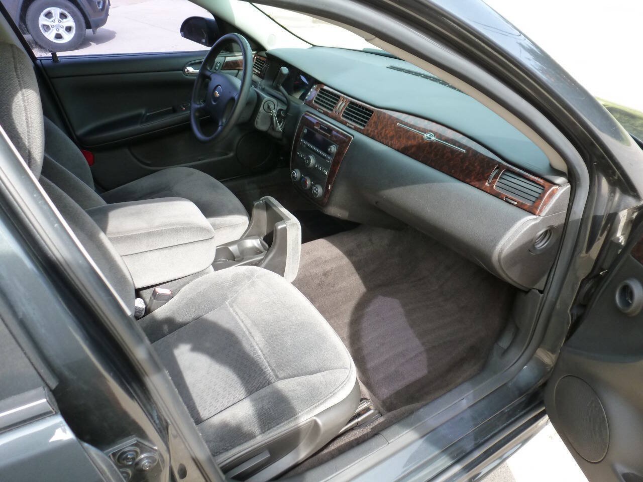 Used 2014 Chevrolet Impala Limited LS FWD image 11