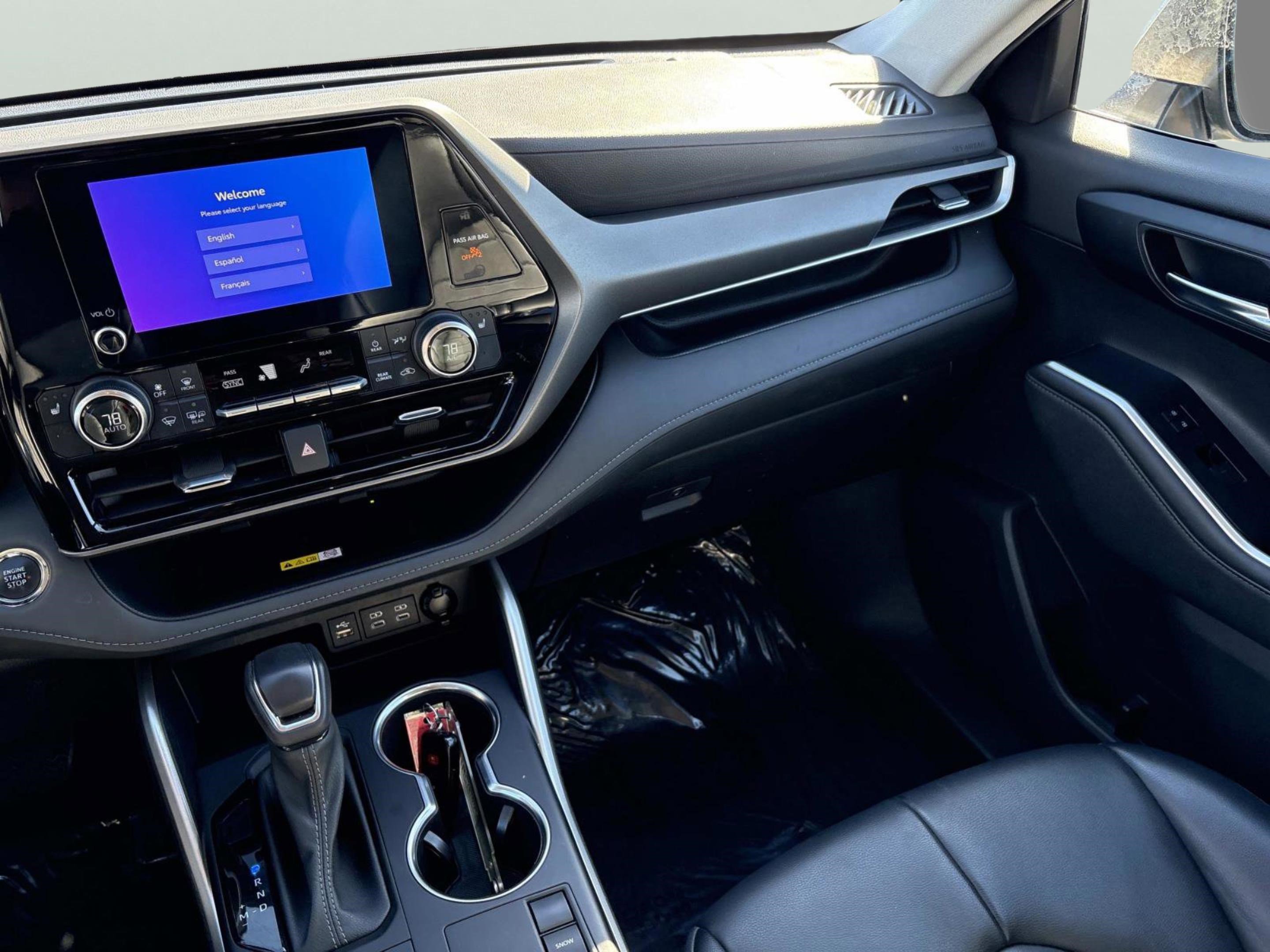 Used 2023 Toyota Highlander XLE image 17