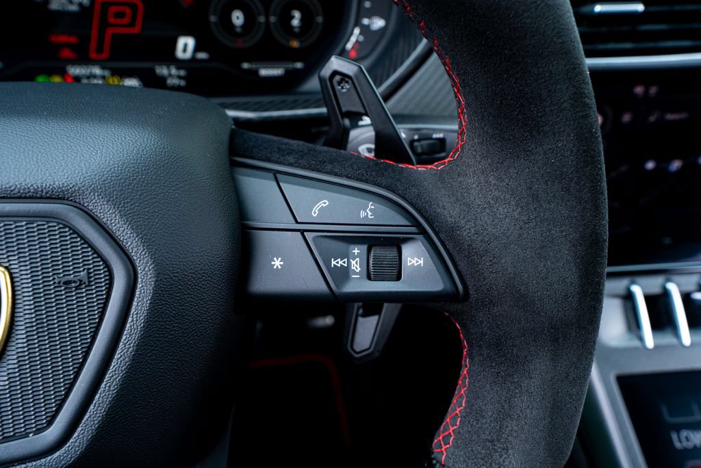 Used 2024 Lamborghini Urus Performante AWD/4WD image 45