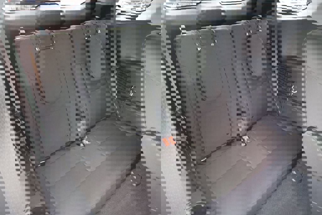 Used 2024 Ford Explorer XLT image 16