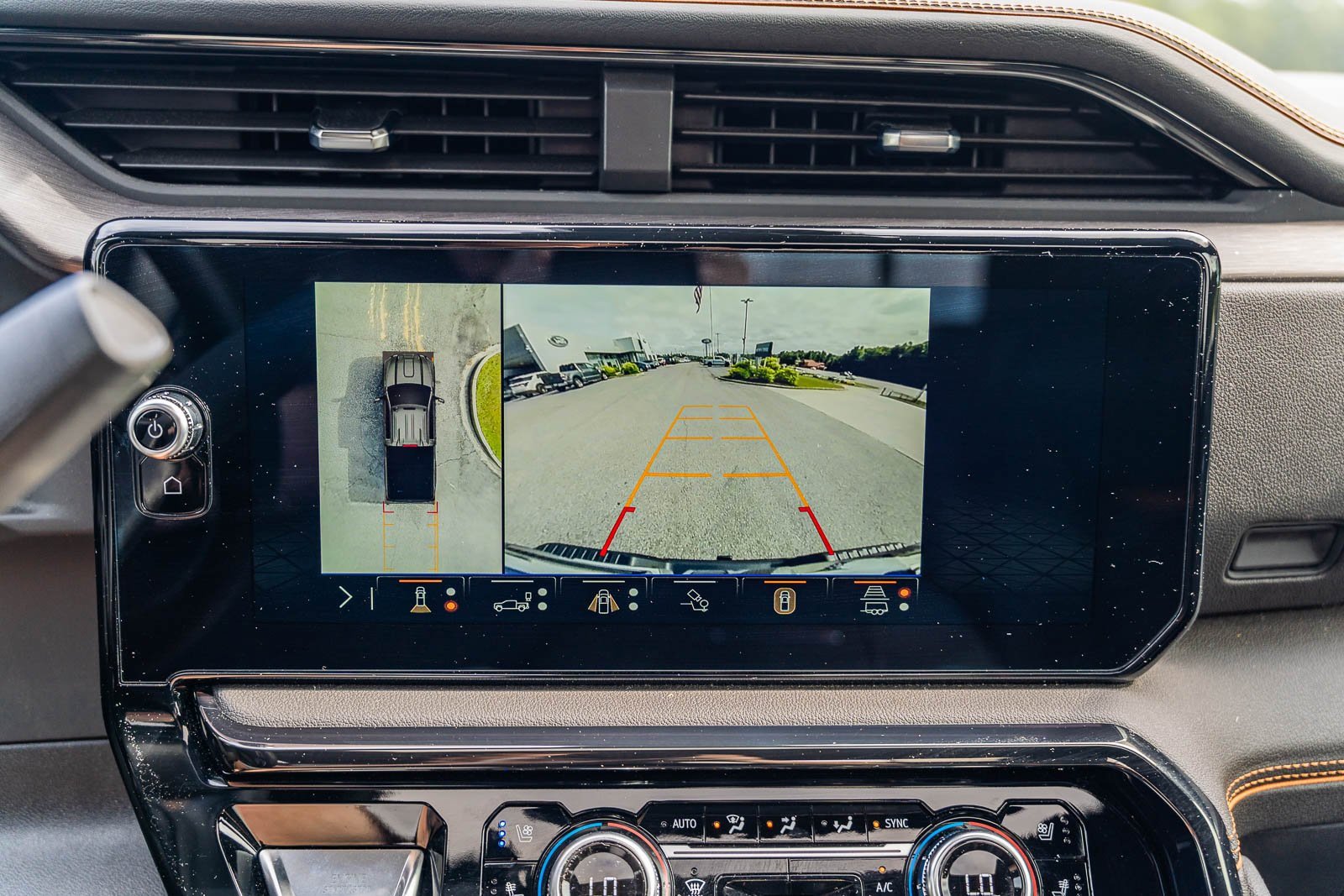Used 2025 GMC Sierra 2500 AT4 w/ AT4 Premium Plus Package image 36