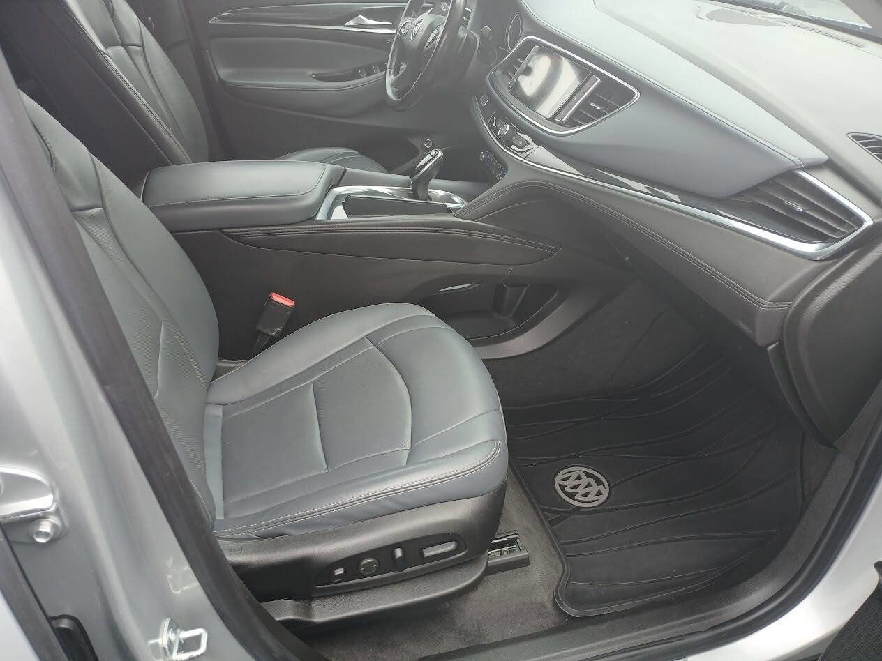 Used 2020 Buick Enclave Premium w/ Surround and Sites Package image 12