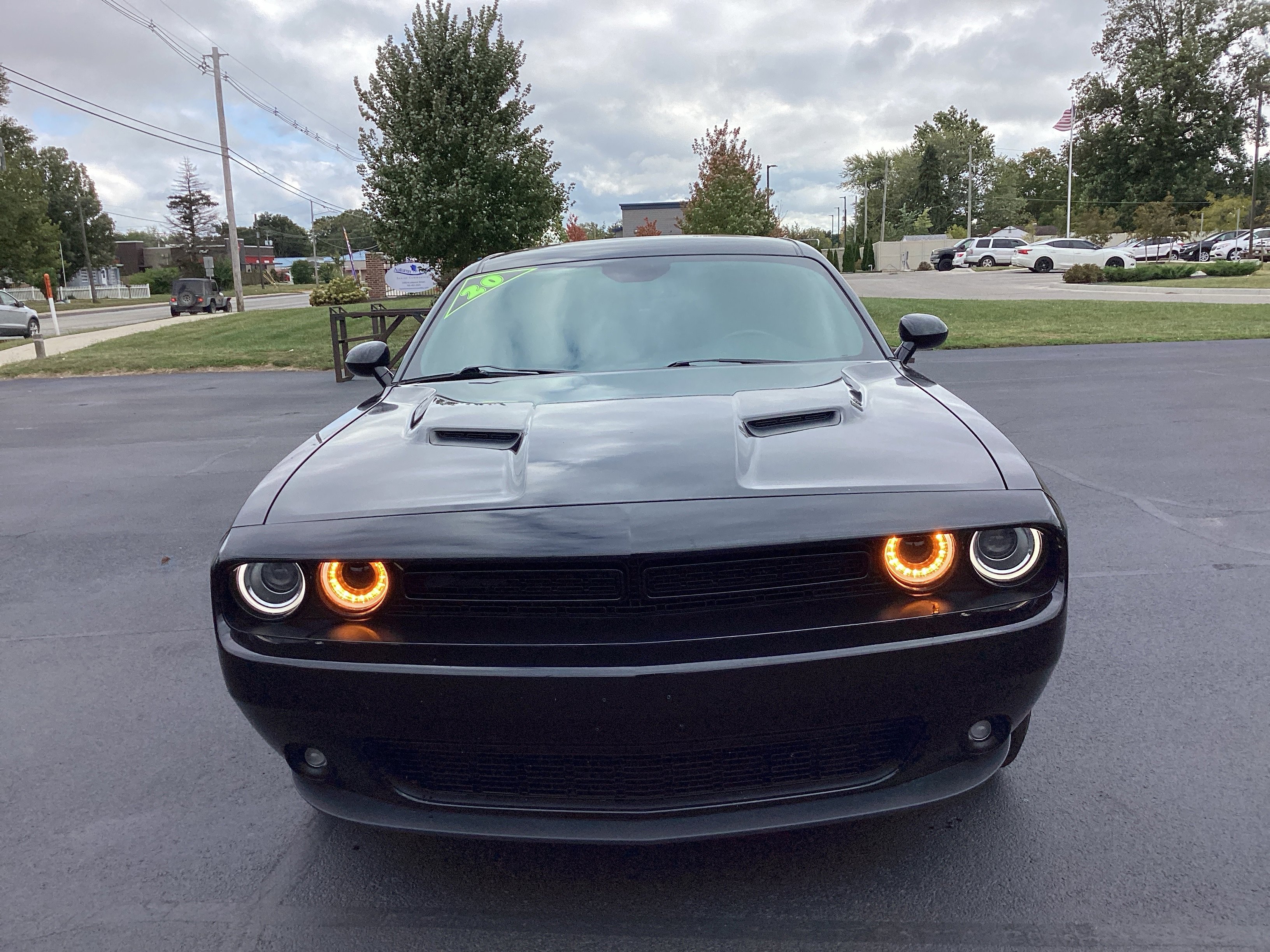 Used 2020 Dodge Challenger SXT w/ Blacktop Package image 9
