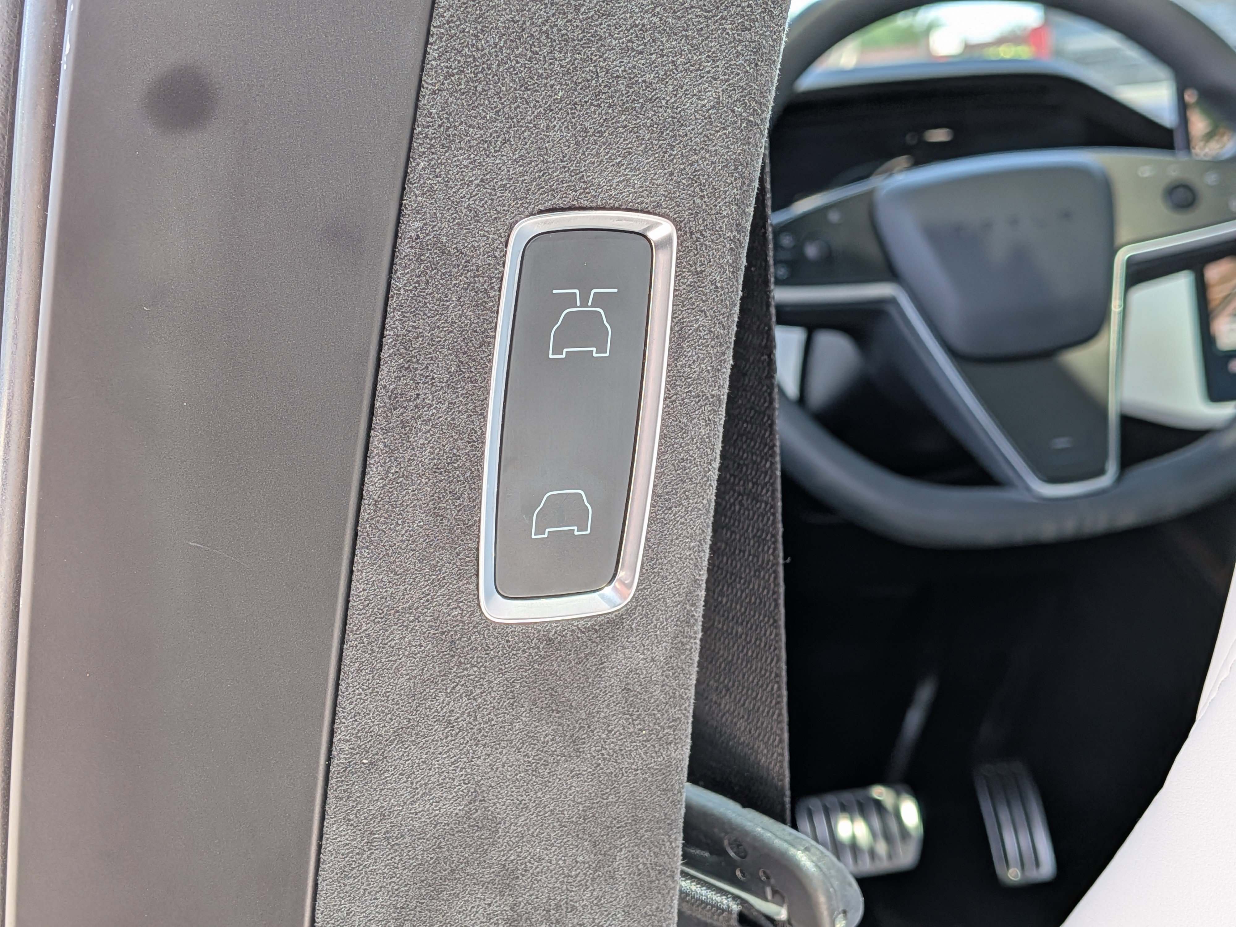 Used 2023 Tesla Model X image 23