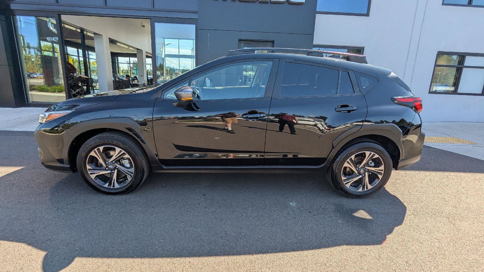 Used 2025 Subaru Crosstrek 2.5i Premium AWD/4WD image 3