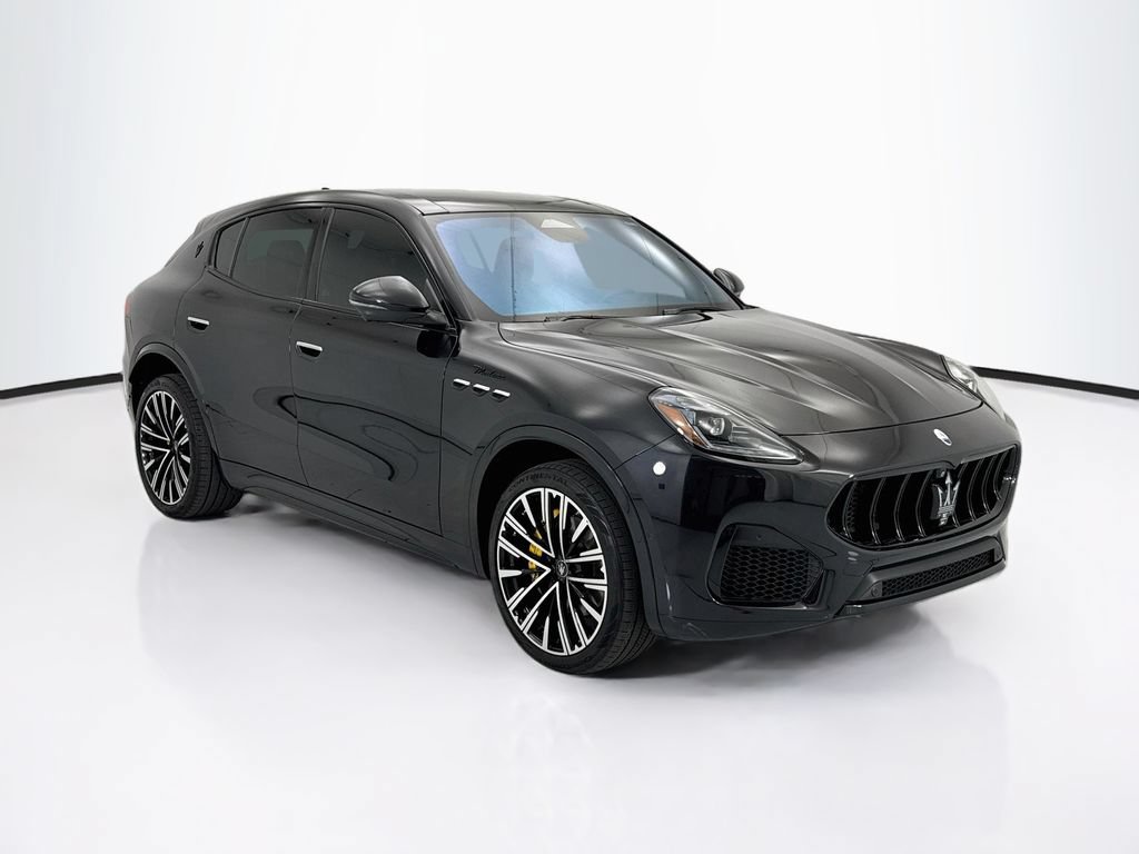 Used 2023 Maserati Grecale Modena AWD/4WD image 3