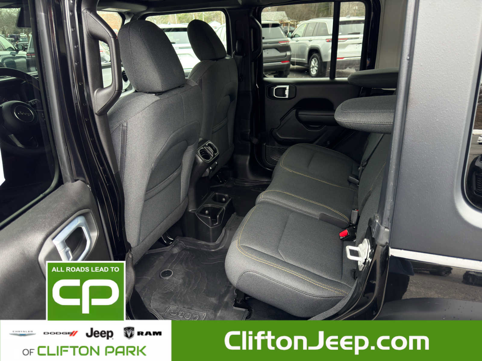 Used 2024 Jeep Wrangler Willys image 13