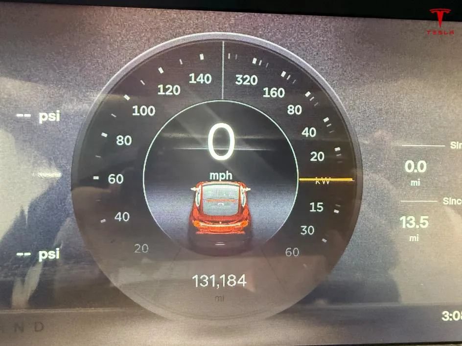 Used 2012 Tesla Model S Signature Performance RWD image 16
