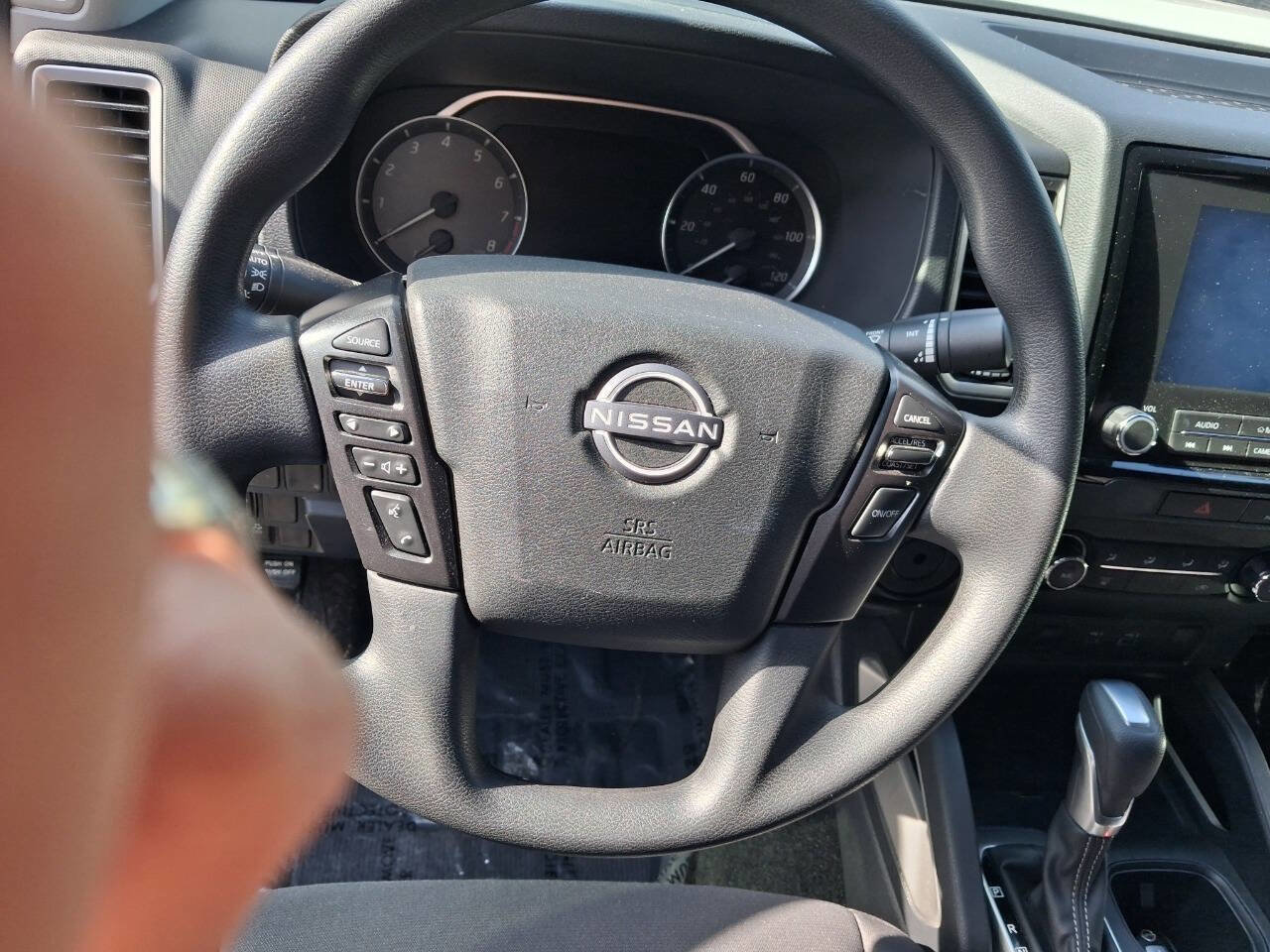 Used 2022 Nissan Frontier SV image 15