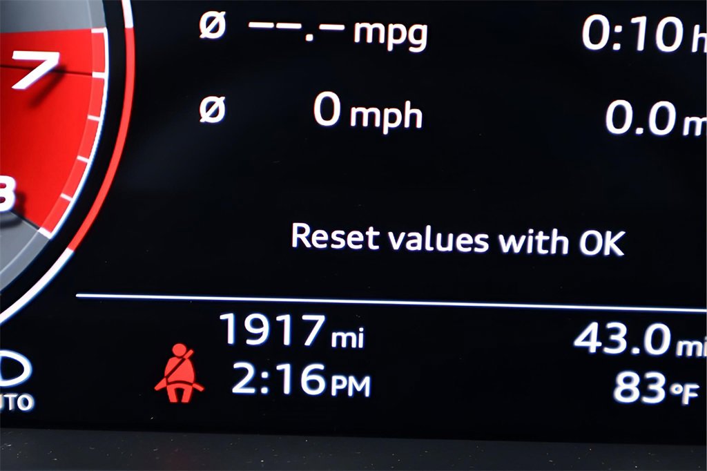 Used 2025 Audi S8 w/ Executive Package image 22