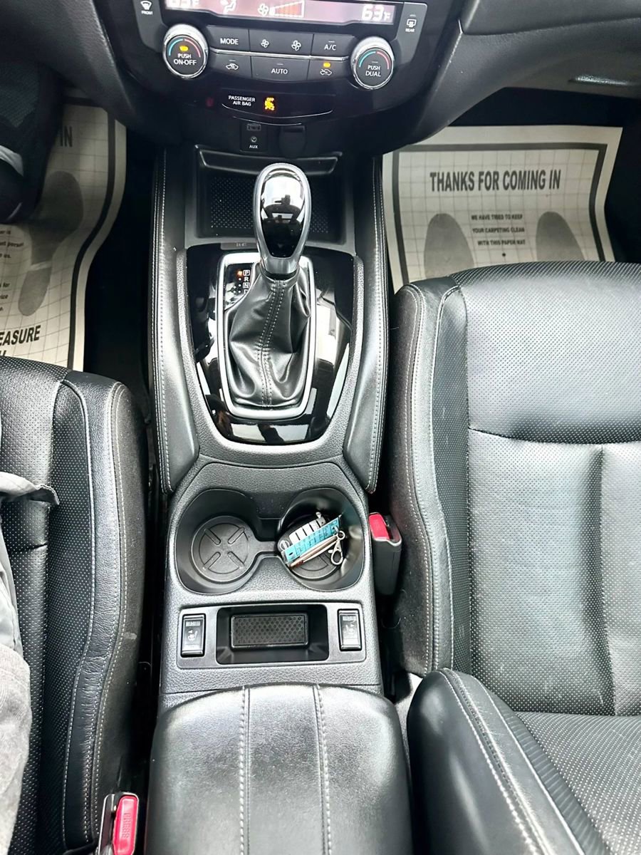 Used 2017 Nissan Rogue SL w/ SL Premium Package FWD image 29