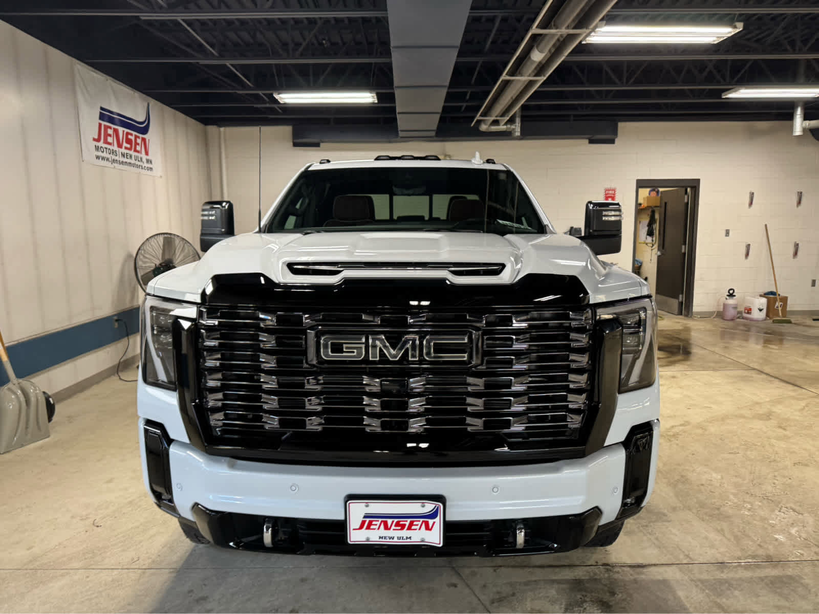 New 2026 GMC Sierra 3500 Denali Ultimate AWD/4WD image 2