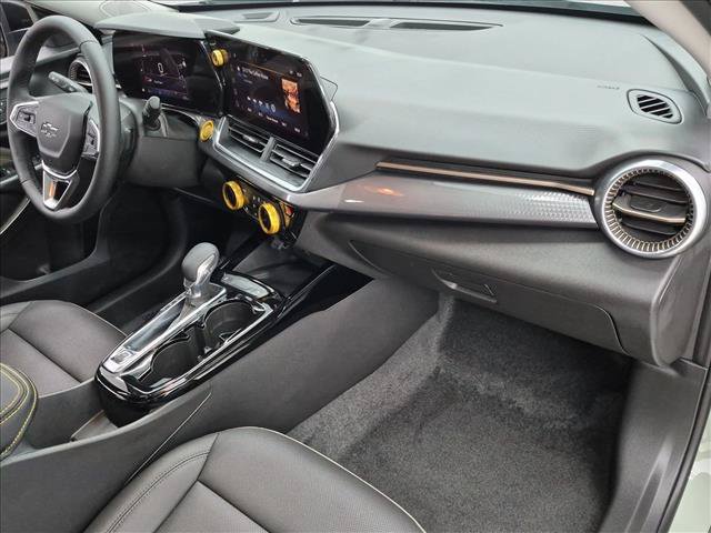 Used 2026 Chevrolet Trax ACTIV w/ Sunroof Package FWD image 21