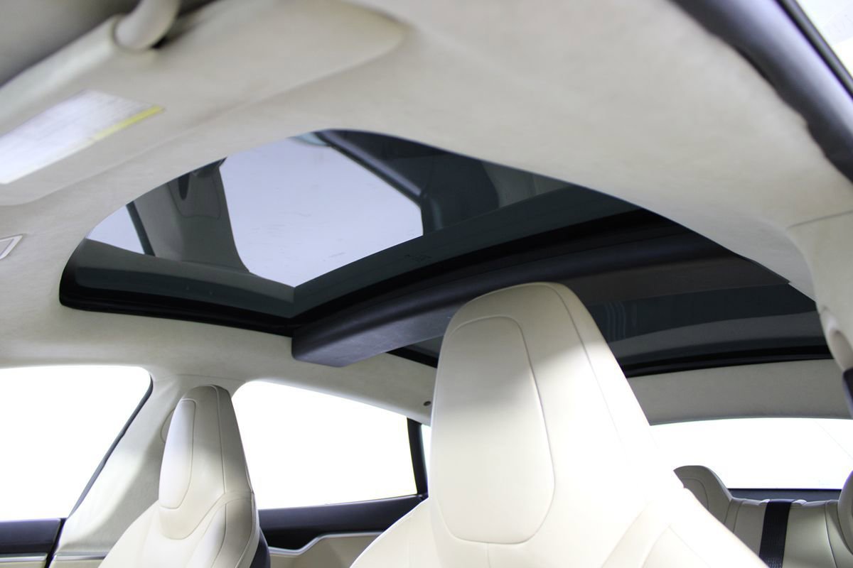 Used 2013 Tesla Model S Performance RWD image 40