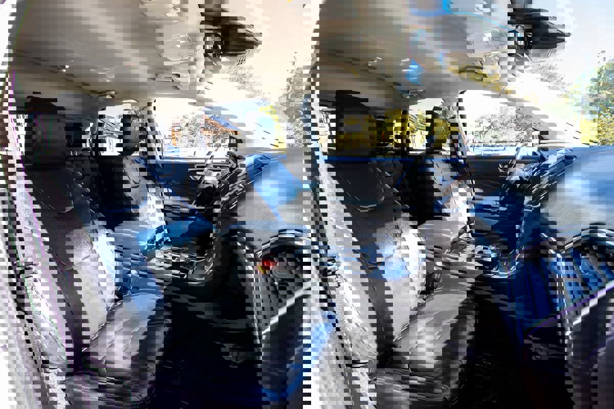 Used 2020 Ford Edge Titanium w/ Cargo Accessory Package image 20