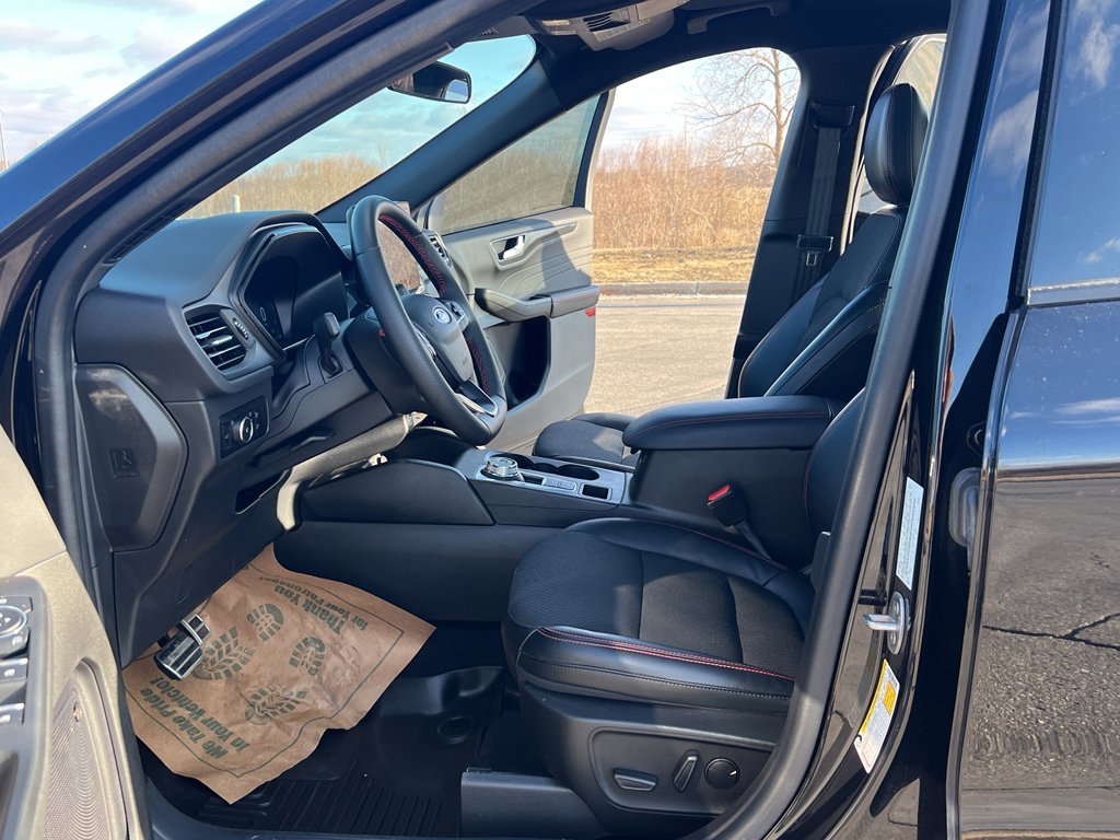 Used 2023 Ford Escape ST-Line Select w/ Tech Pack #2 image 14