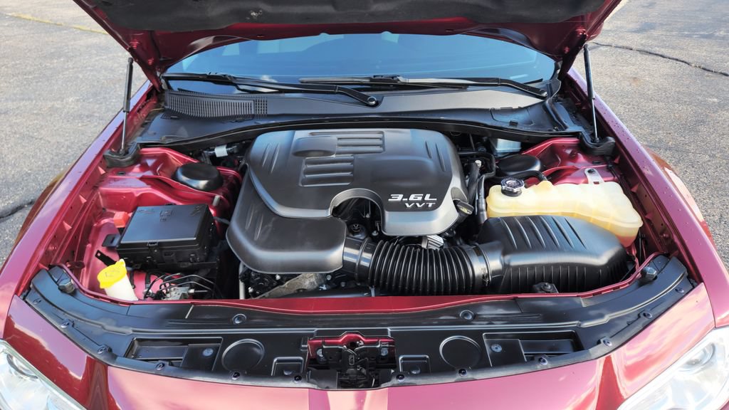 Used 2018 Chrysler 300 Touring RWD image 17