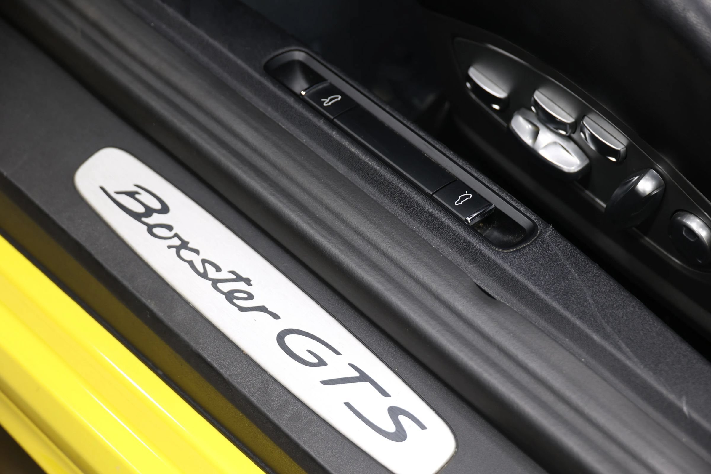 Used 2019 Porsche 718 Boxster GTS RWD image 15