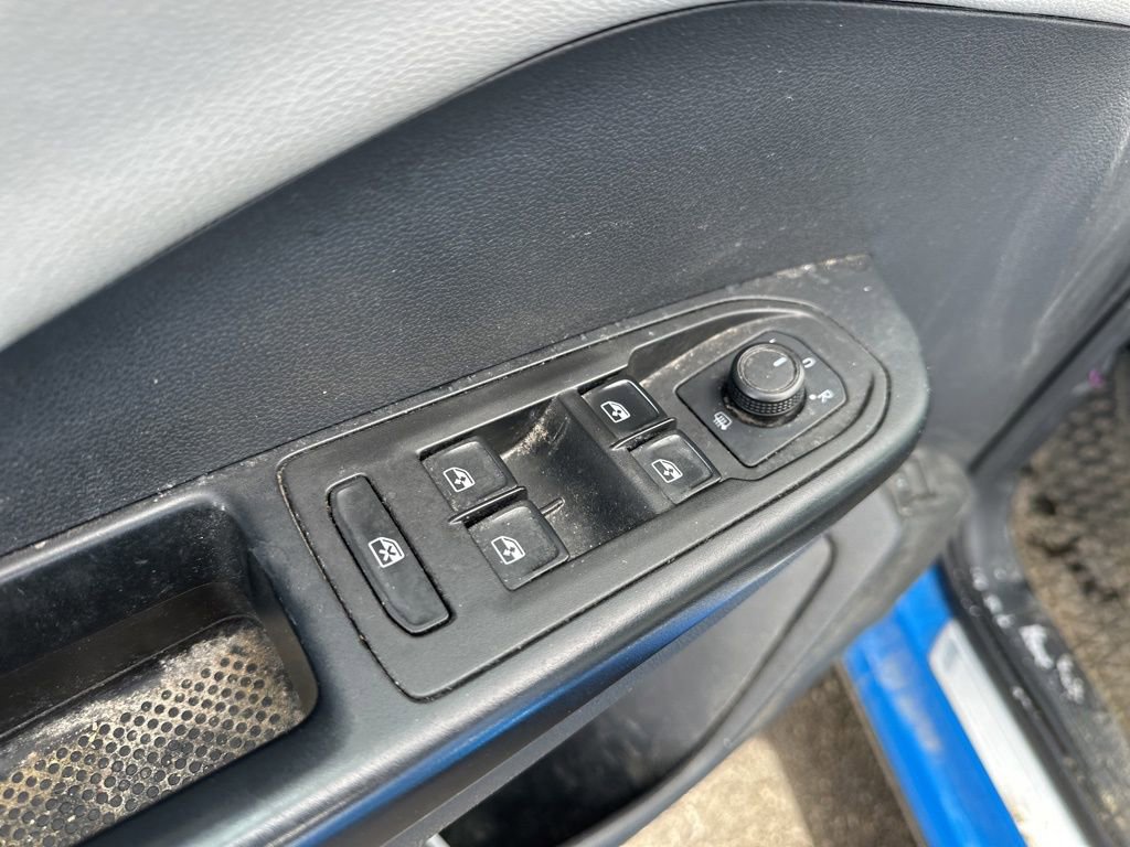 Used 2022 Volkswagen Taos SE image 17