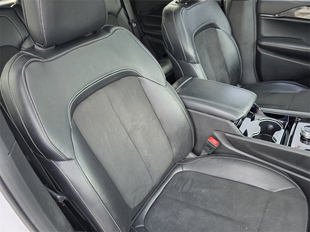 Used 2022 Jeep Grand Cherokee Altitude image 31