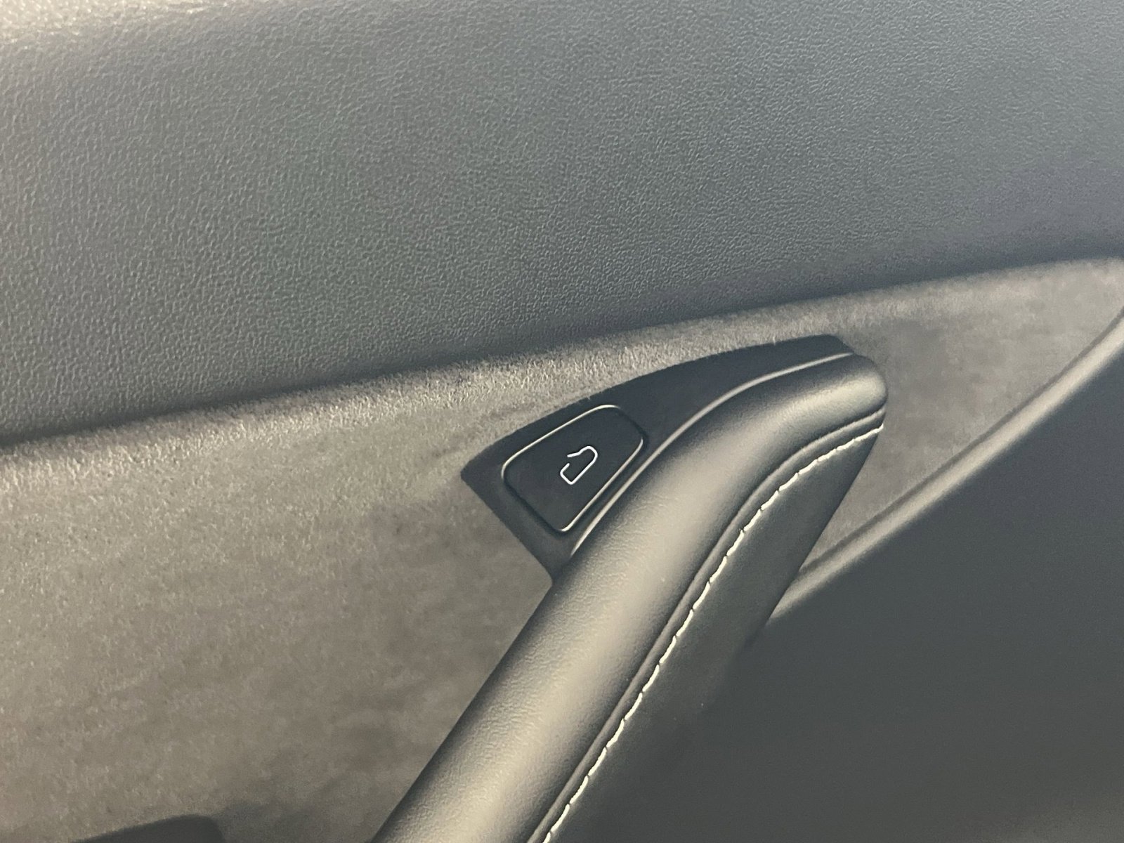Used 2021 Tesla Model Y Long Range image 32