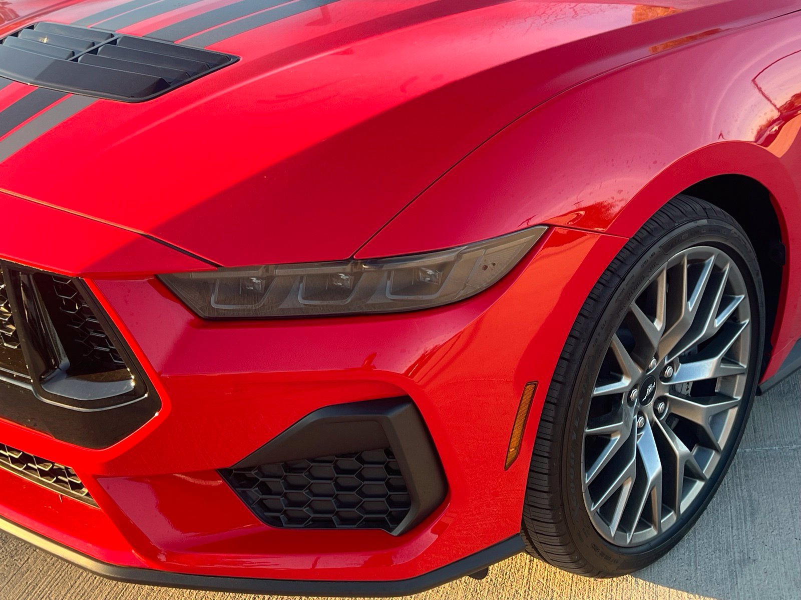 Used 2025 Ford Mustang GT Premium RWD image 4