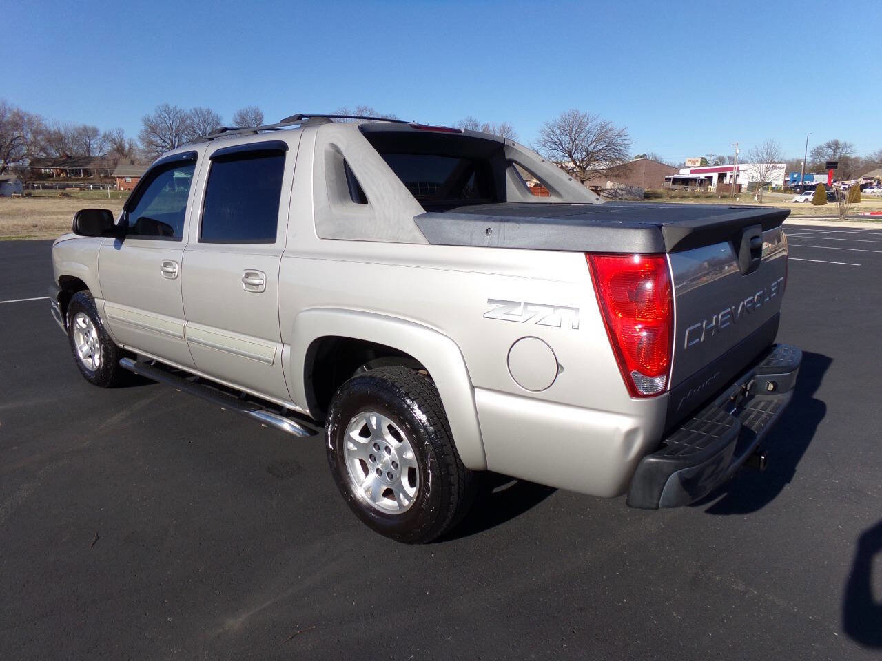 Used 2005 Chevrolet Avalanche Z71 w/ Sun And Sound Package image 29