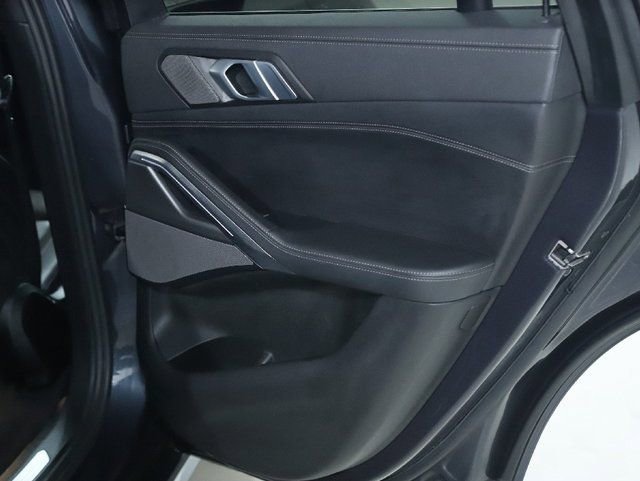 Used 2021 BMW X6 xDrive40i w/ Premium Package image 31