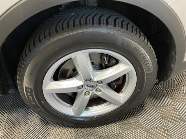 Used 2017 Ford Explorer XLT w/ Equipment Group 202A AWD/4WD image 37