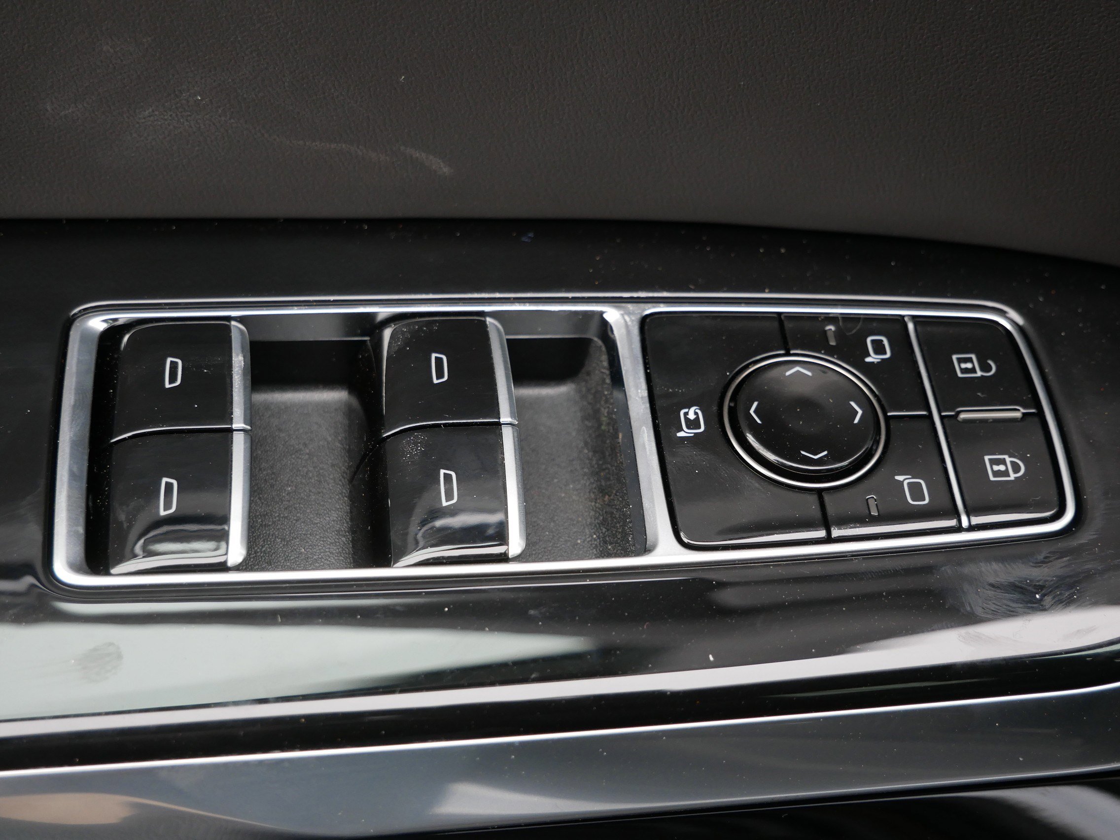 New 2026 Cadillac Escalade Platinum Sport w/ LPO, ONYX Package image 18