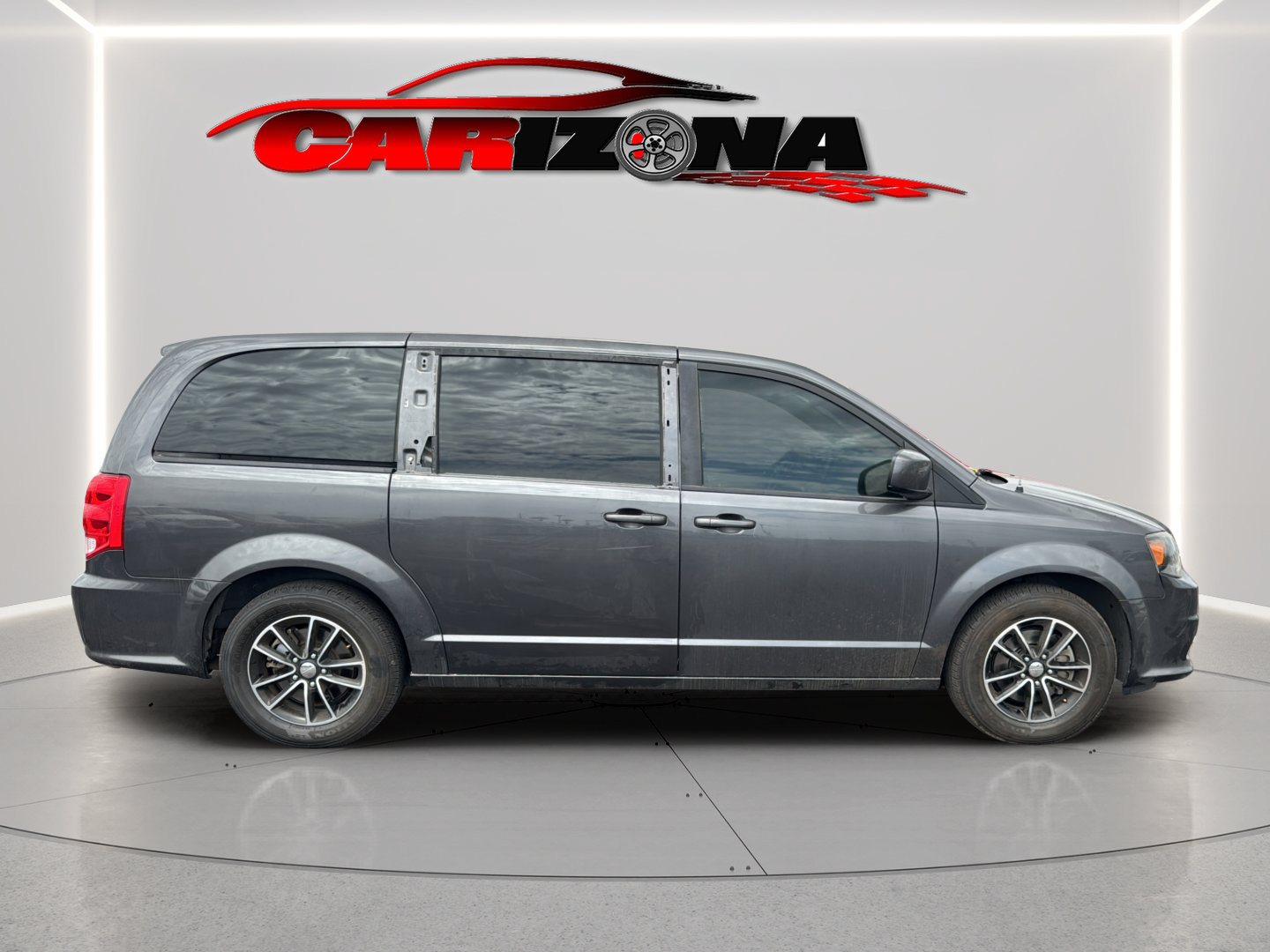 Used 2018 Dodge Grand Caravan SE FWD image 4