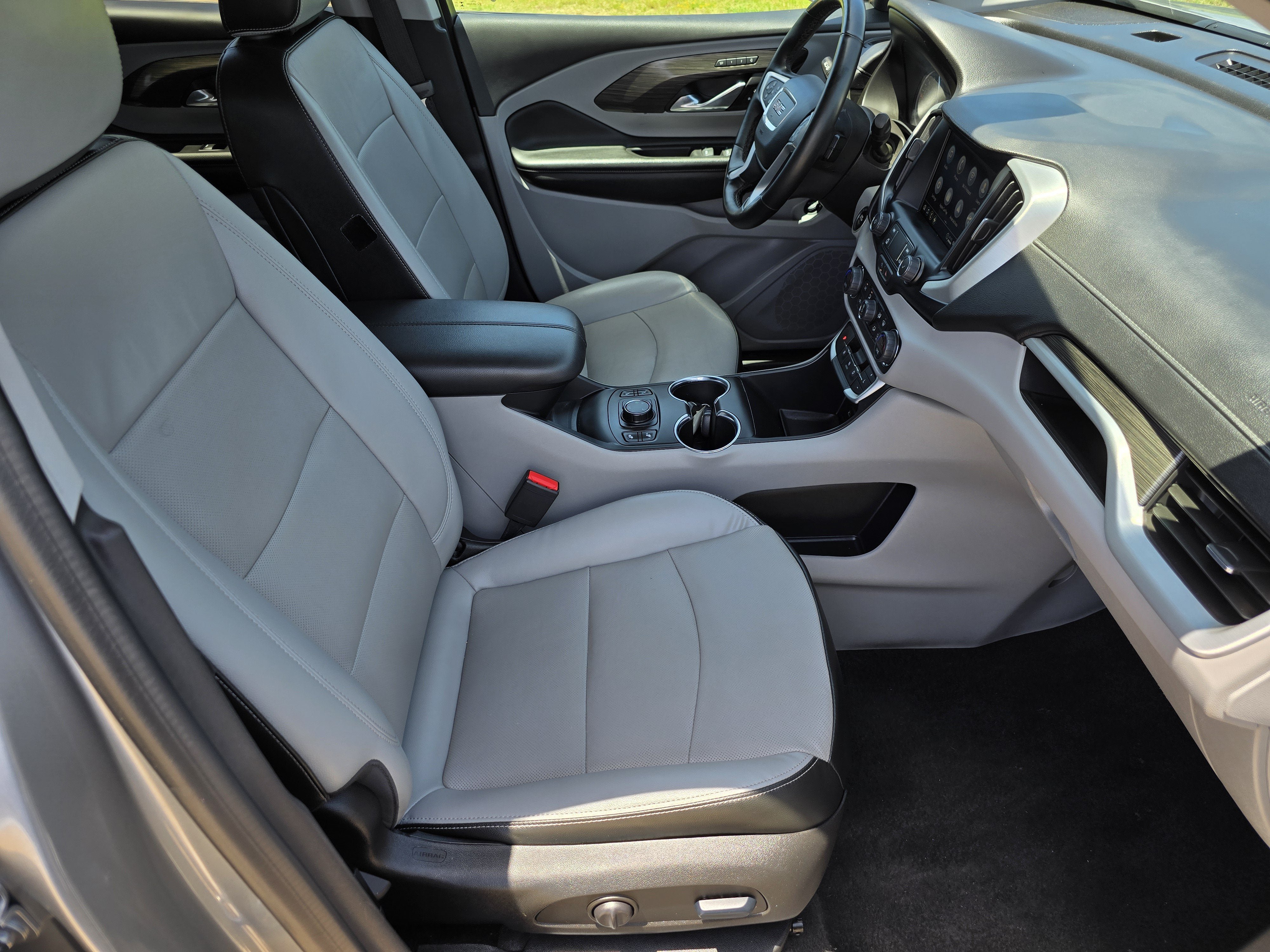 Used 2024 GMC Terrain SLT AWD/4WD image 35